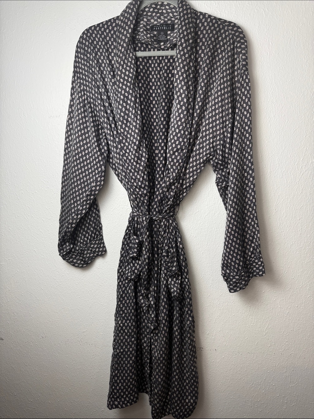 Perry Ellis Black Satin Printed Shawl Robe